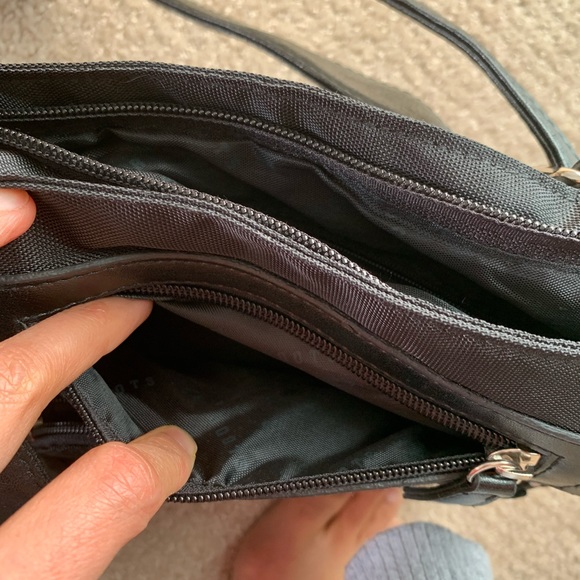 Roots crossbody bag - Picture 3 of 6